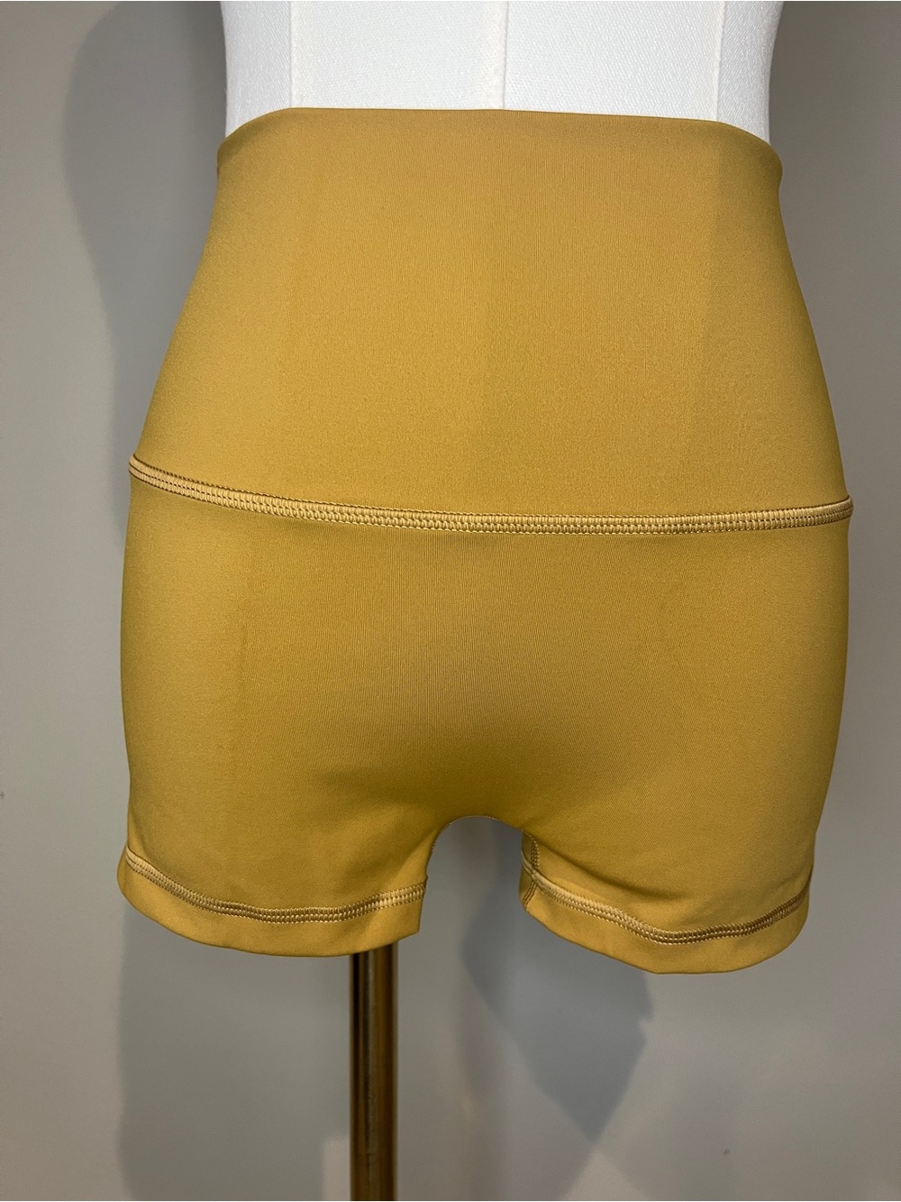 aerie High-Waist Women's Shorts — Mustard Yellow